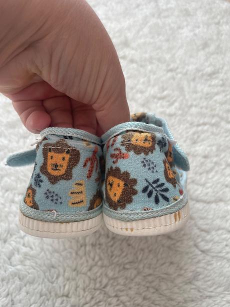 Bledomodre papucky leviky manik, manik,23