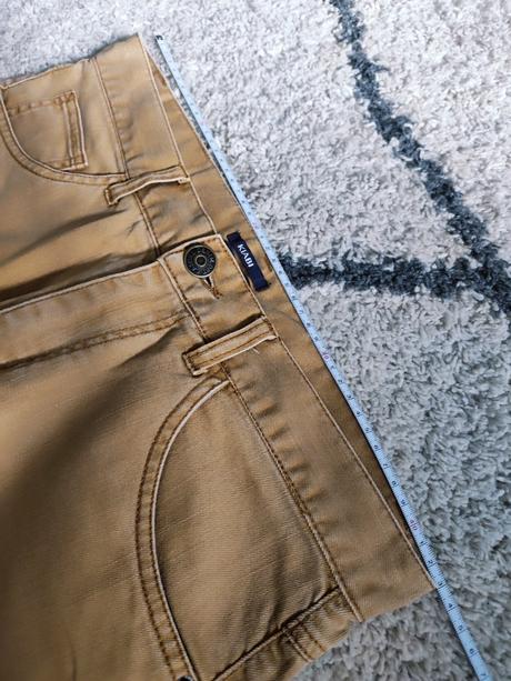 Krásne elegantné kraťasy, m