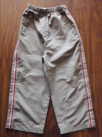 Športové nohavice, 98