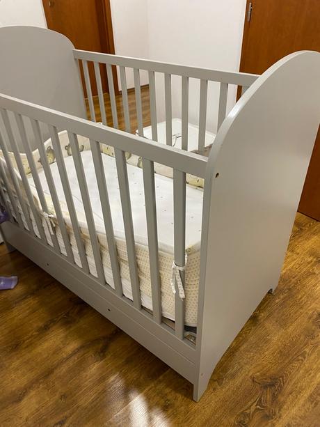 Predám detskú postieľku, šírka (cm): 60,dĺžka (cm): 120