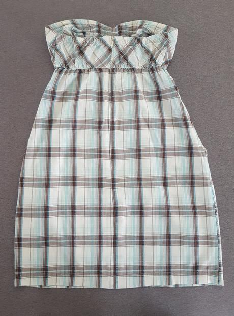 Šaty bez ramienok, s