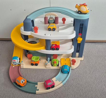 Smooby garaz + auticka, 