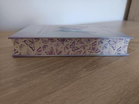 Motýl netuší, aké krásne má krídla, 