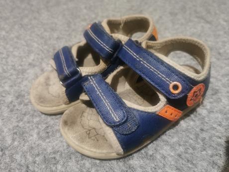 Sandálky, 24