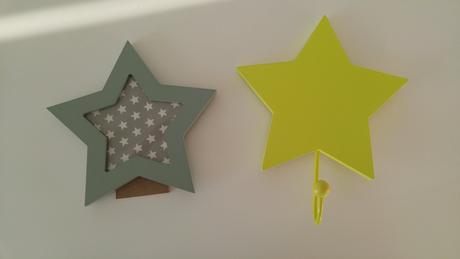 Hviezdičkové dekorácie rámik a vešiak,
