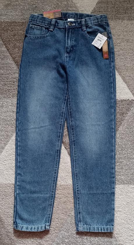 Balík pekného dievčenského oblečenia 134/140, 122–134