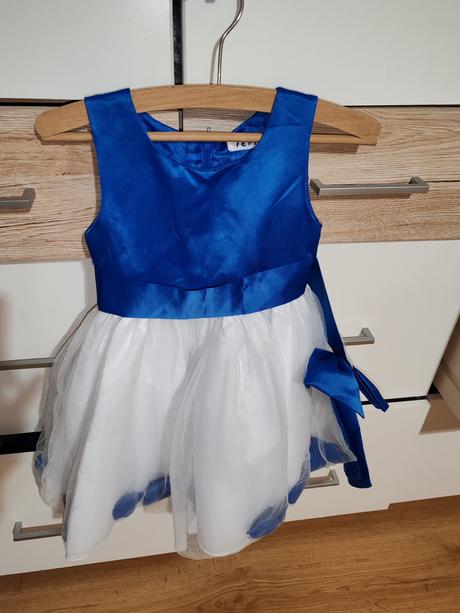 Slávnostné šaty, 104