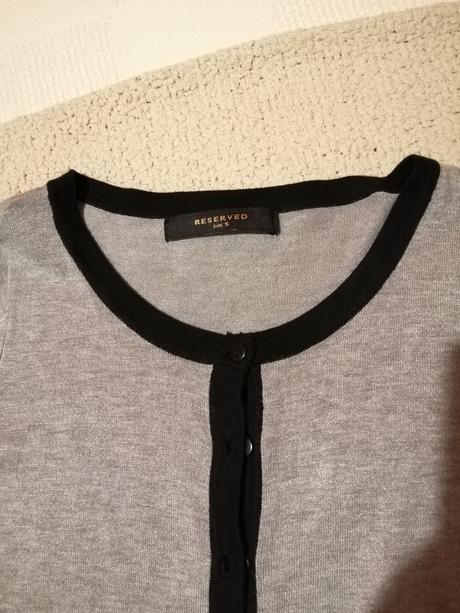 Damsky sveter sedy s ciernym lemovanim., reserved,38