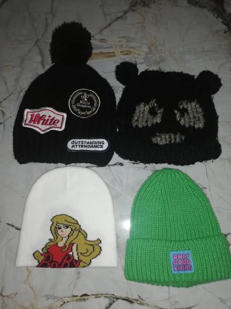 Dievčenské čiapky, m