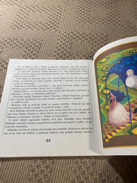 Krásna stará retro knižka cárovná nesmejanka,