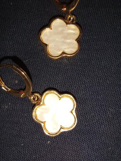 Náhrdelník a náušnice,