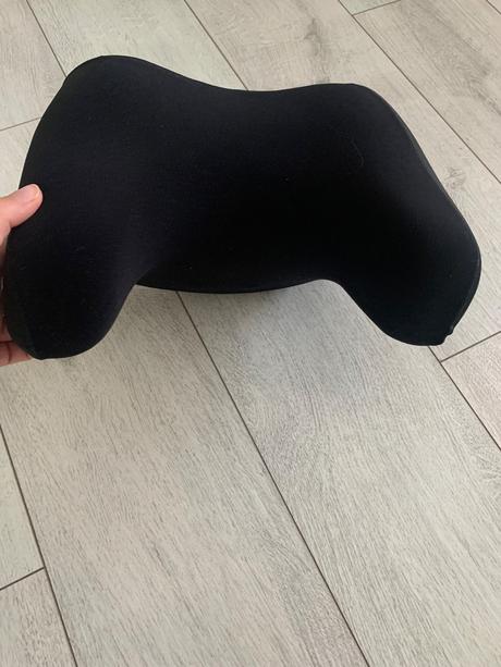 Opierka hlavy do autá, 