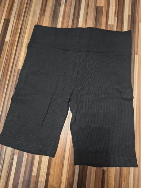 Čierne športové šortky, 134