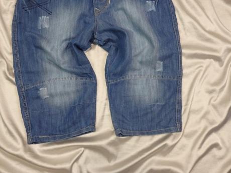 Kvalitné riflové kraťasy, armani,m