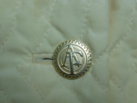 Damska luxusna vintage prechodna bunda, 44