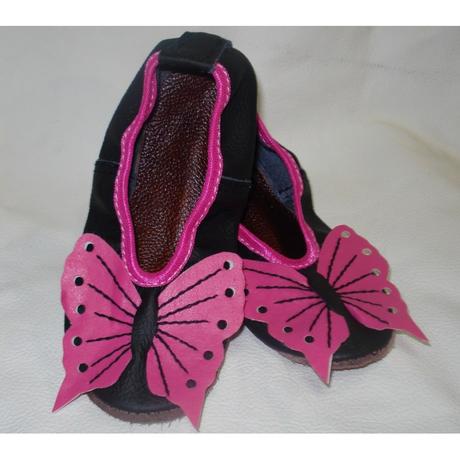 Nové celokožené cvičky, dĺžka 17,5 cm, 28