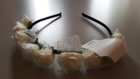 Čelenka s ružičkami,