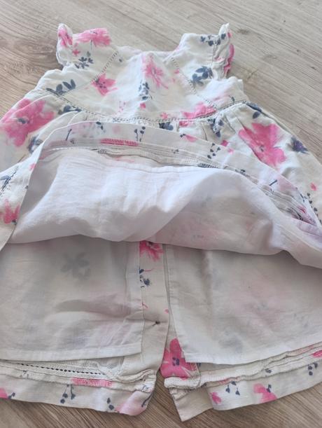 Nádherné kvietkované šaty, c&a,80