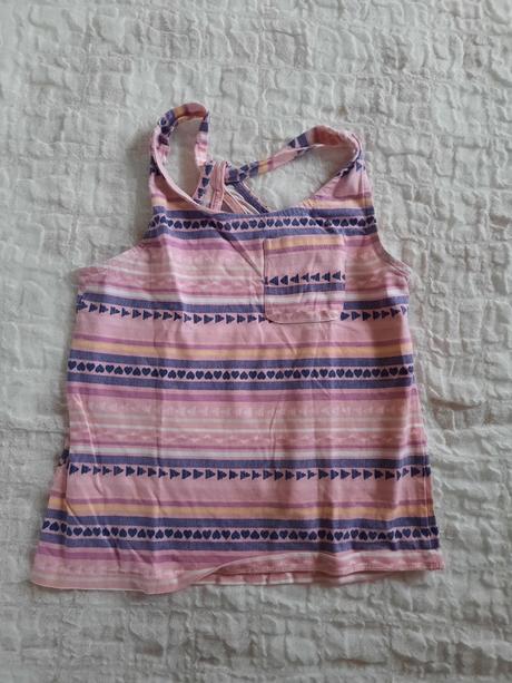 Šaty a tričká (cena za všetko spolu), 104–116