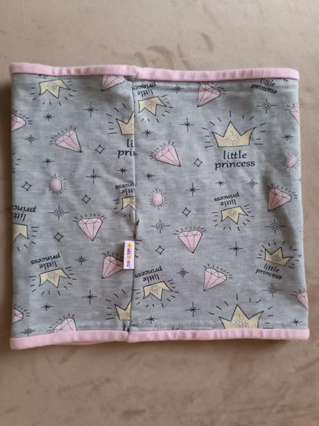 Súprava čiapka a nákrčník, 104