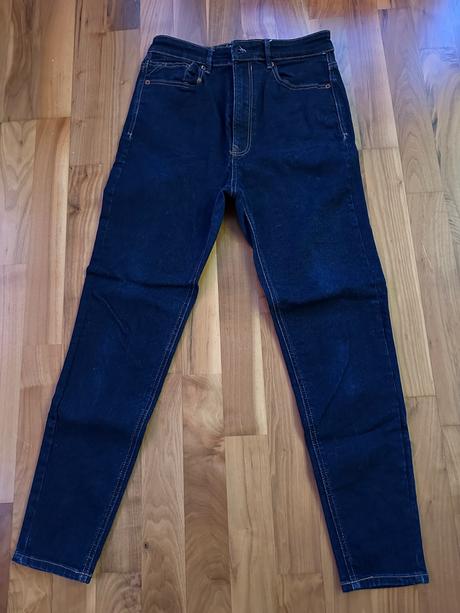 Dámske rifle skinny, stradivarius,40