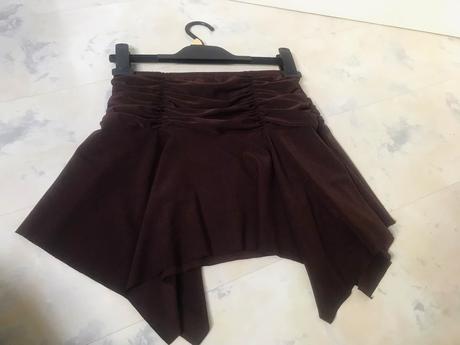 Zaujímavá sukňa, s