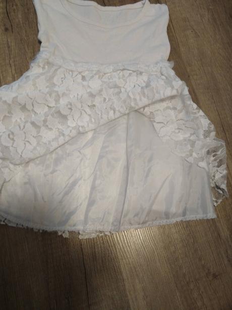 Sviatočné jednoduché šaty, 86