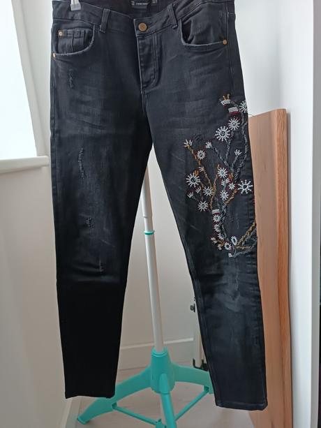 Džínsy zara s výšivkou, zara,38