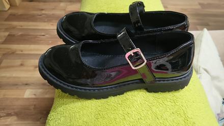 Cierne lakovane sandalky, reserved,34
