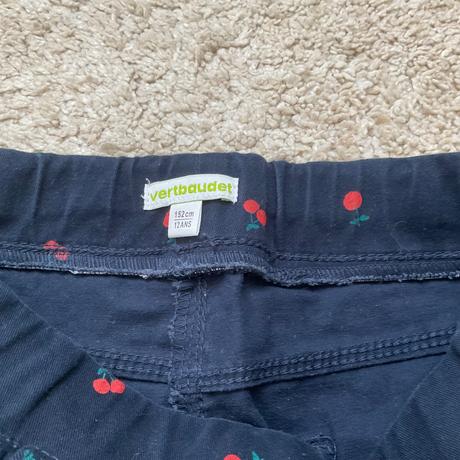 Nohavice s ceresnami, vertbaudet,146