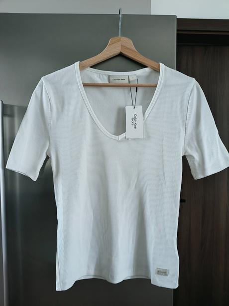 Calvin klein rebrovaný bavlnený top m-l, calvin klein,l / m
