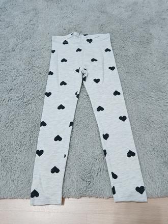 Legínky bledo-sivé so srdiečkami 110, 110