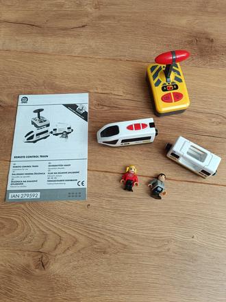 Vlacik na dialkove ovladanie playtive, 