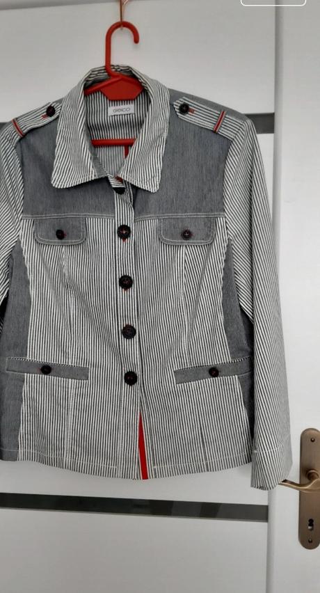 Elegantny kostym, 46