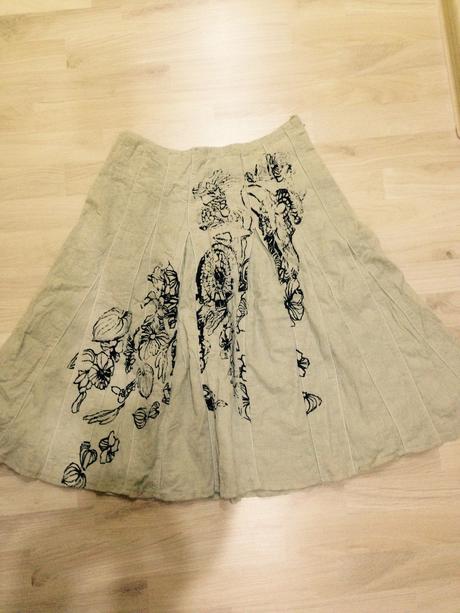 Skladana štýlová sukňa, bandolera,38