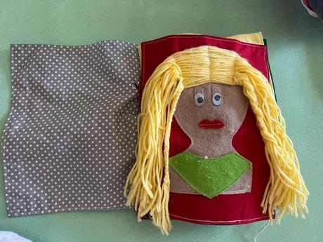 Quiet book - látková kniha,