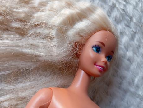 Retro blond barbie 1,