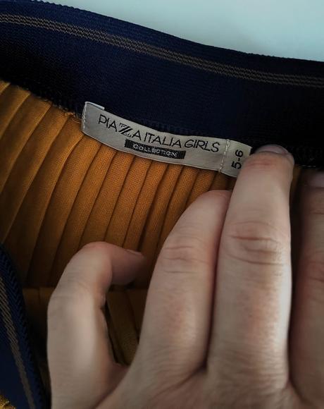 Skladaná suknička, piazza italia,116
