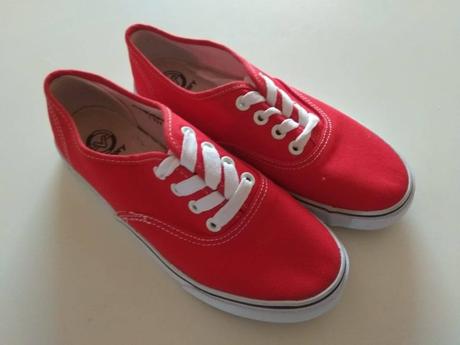 Červené tenisky, 36