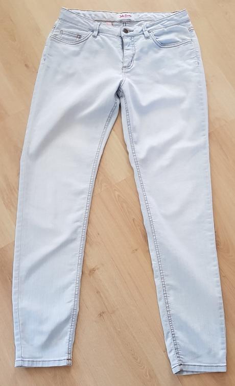 Svetlo modré rifle, l