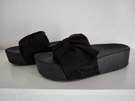 Čierne semišové šlapky pohodlné top, deichmann,38