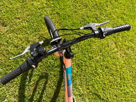 Bicykel, dema,24
