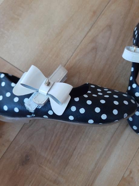 Dievčenské sandálky, 25