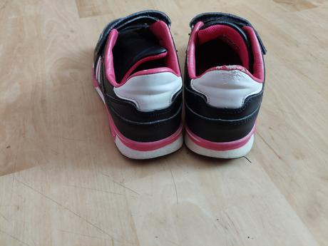 Dievčenské tenisky, 33