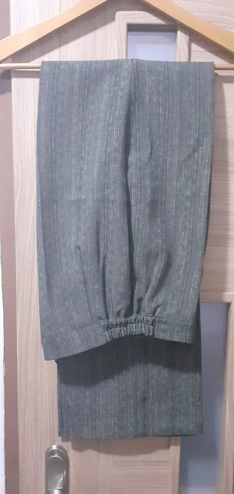 Nohavicový kostým, l