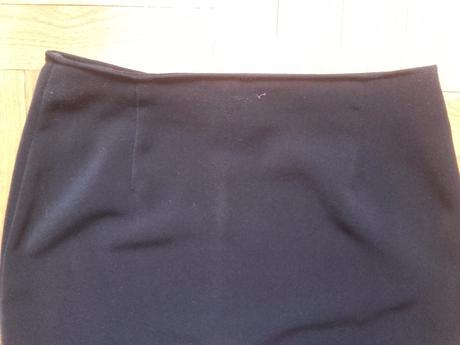 Dámska čierna sukňa, l