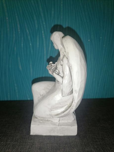 Socha anjela spominame, 