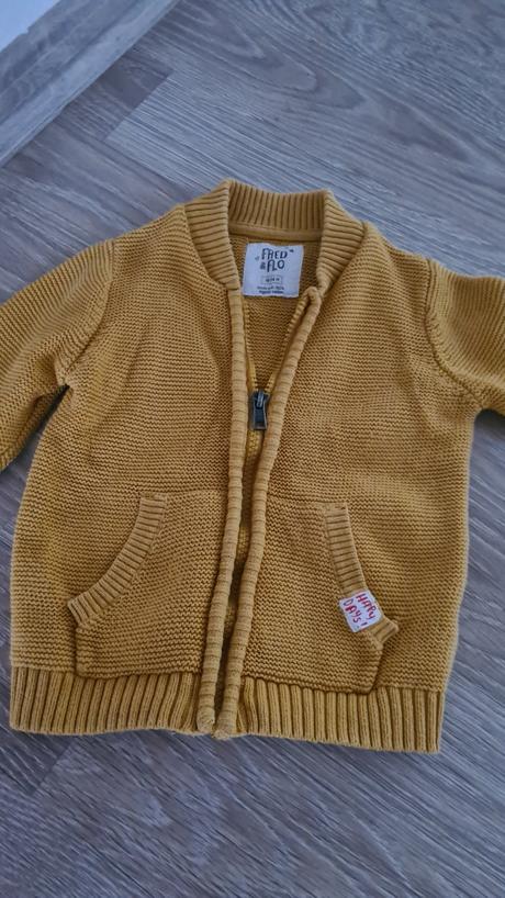 Krasny svetrik, f&f,92