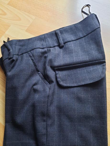 Dámske elegantné 3/4 nohavice, 36