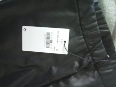 Čierne koženkové leginy, 146